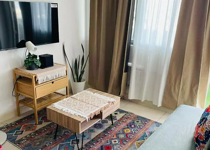 Aparthotel 1bedroom Unit In Qc - Free Swimming