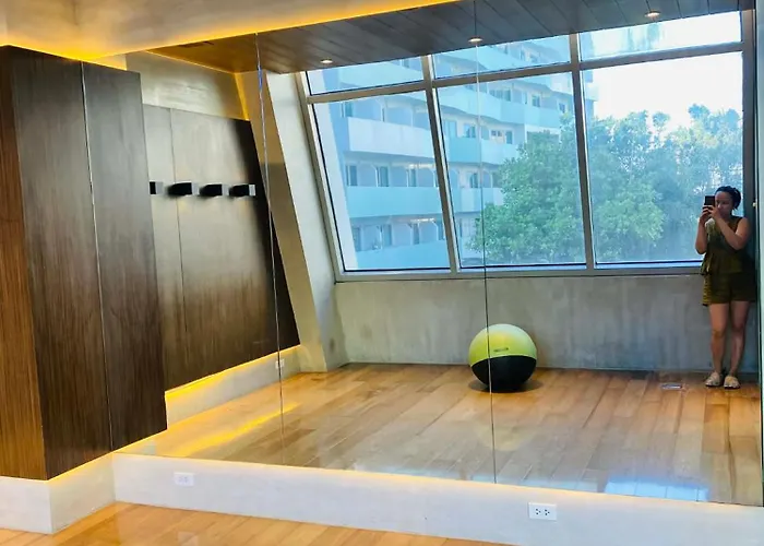 Aparthotel 1bedroom Unit In Qc - Free Swimming Manila