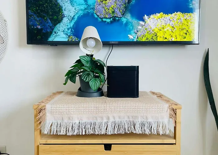 Aparthotel 1bedroom Unit In Qc - Free Swimming Manila